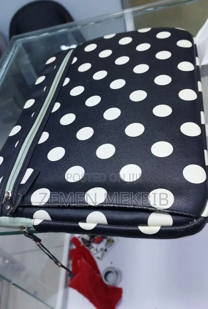 New Laptop Apple MacBook Pro 2018 16GB Intel Core I7 SSD 512GB