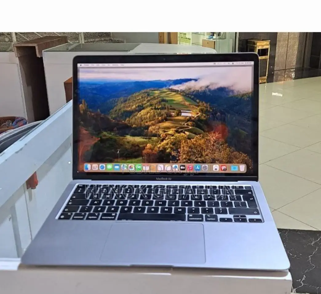 New Laptop Apple MacBook Air 2020 M1 8GB Apple M1 SSD 256GB