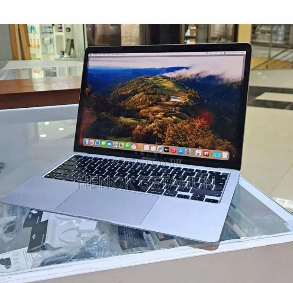 New Laptop Apple MacBook Air 2020 M1 8GB Apple M1 SSD 256GB