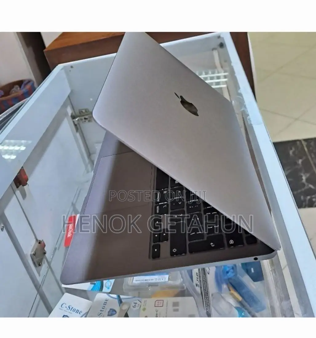 New Laptop Apple MacBook Air 2020 M1 8GB Apple M1 SSD 256GB