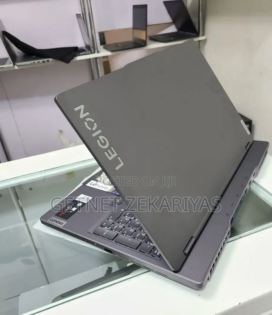 New Laptop Lenovo Legion 5 16GB AMD Ryzen 7 SSD 512GB