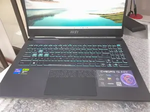 New Laptop MSI Creator 17 B11ue-224 16GB Intel Core I7 SSD 512GB