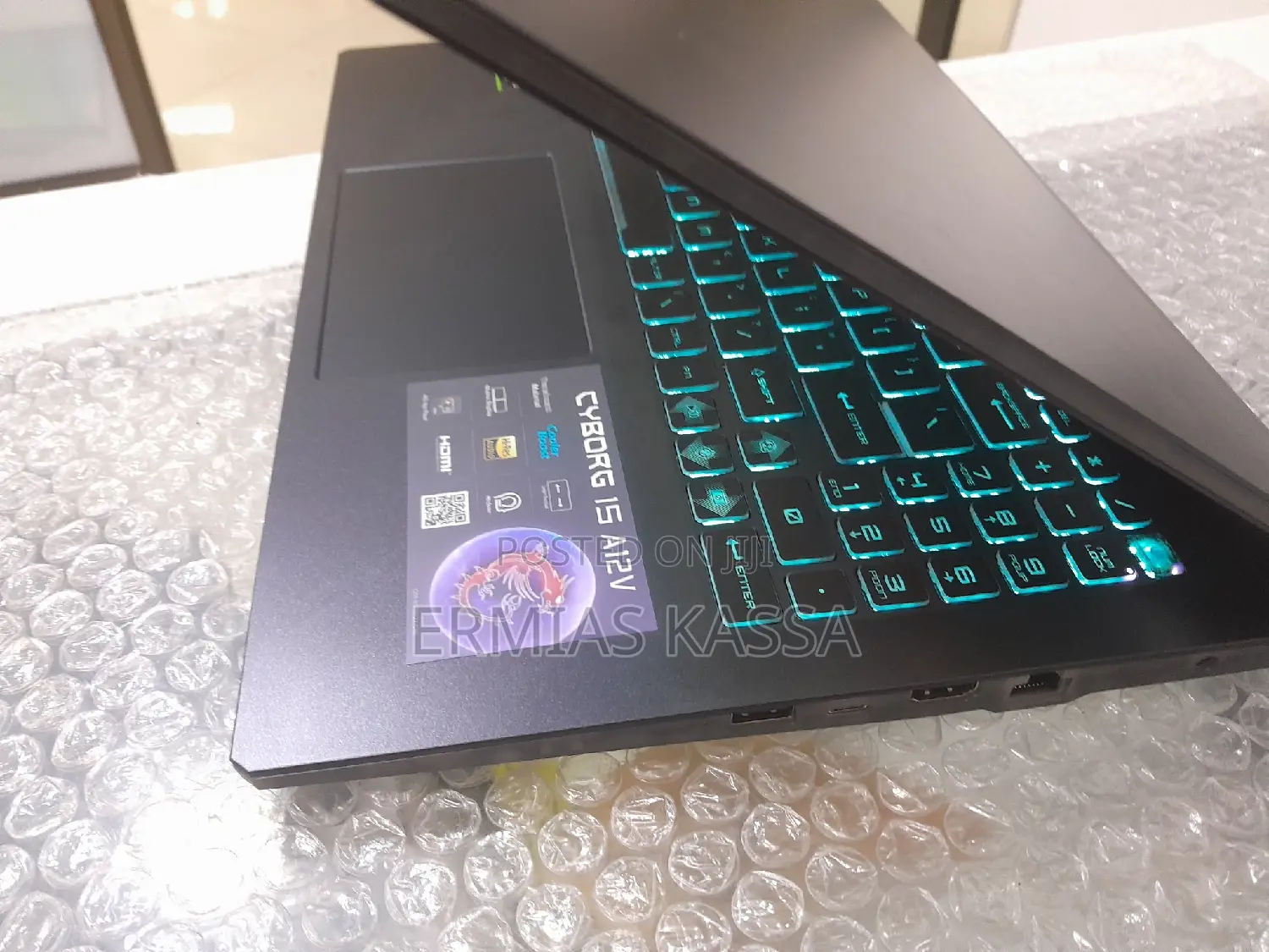 New Laptop MSI Creator 17 B11ue-224 16GB Intel Core I7 SSD 512GB