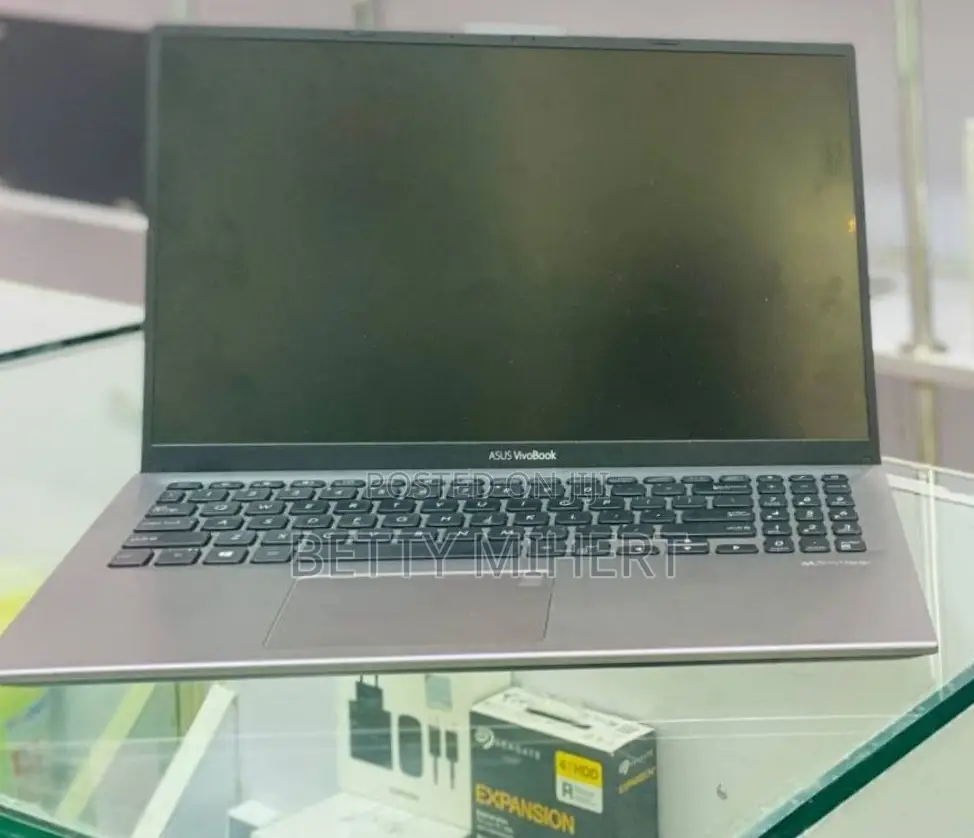 New Laptop Asus VivoBook 15 X505BA 8GB Intel Core I5 SSD 512GB