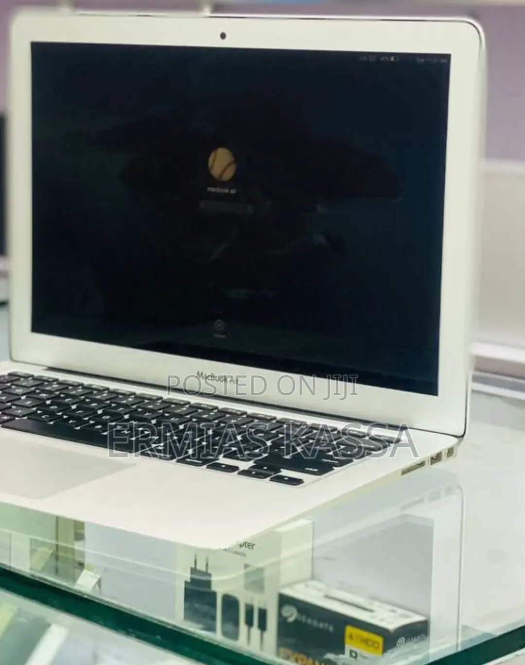 New Laptop Apple MacBook Pro 2017 8GB Intel Core I5 SSD 128GB