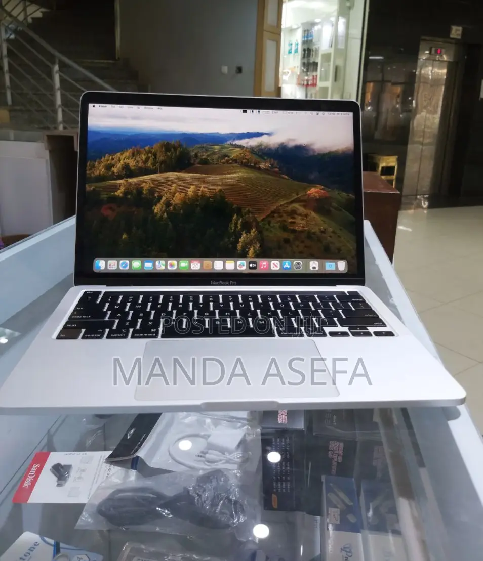 New Laptop Apple MacBook Pro 2020 8GB Intel Core I5 SSD 256GB