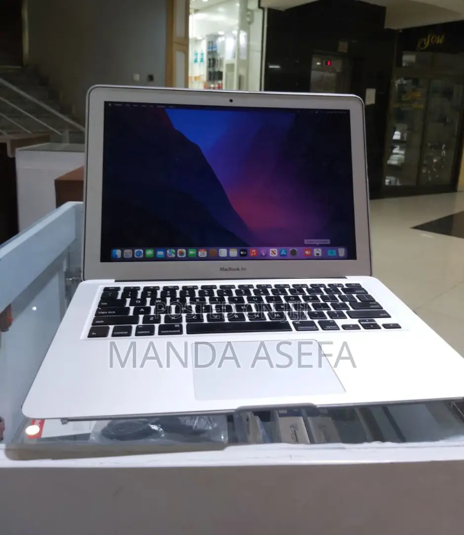 New Laptop Apple MacBook Air 2015 4GB Intel Core I5 SSD 128GB