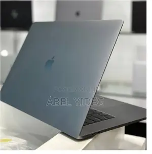 New Laptop Apple MacBook Pro 2018 16GB Intel Core I7 SSD 512GB