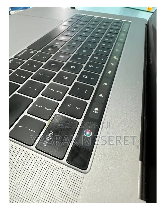 New Laptop Apple MacBook Pro 2018 16GB SSD 1T