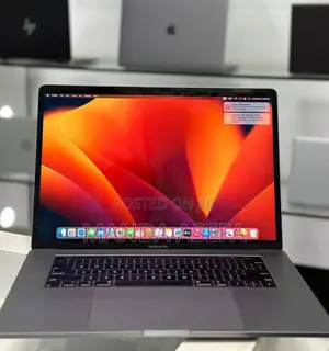 New Laptop Apple MacBook Pro 2018 16GB Intel Core I7 SSD 512GB