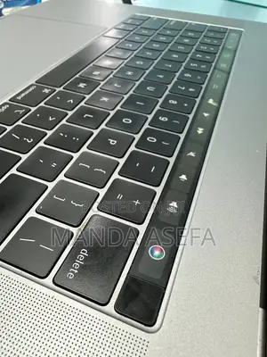 New Laptop Apple MacBook Pro 2018 16GB Intel Core I7 SSD 512GB