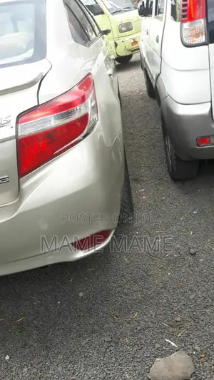 Toyota Yaris 2014 Silver