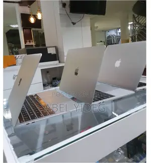 New Laptop Apple MacBook Pro 2020 8GB Intel Core I5 SSD 256GB