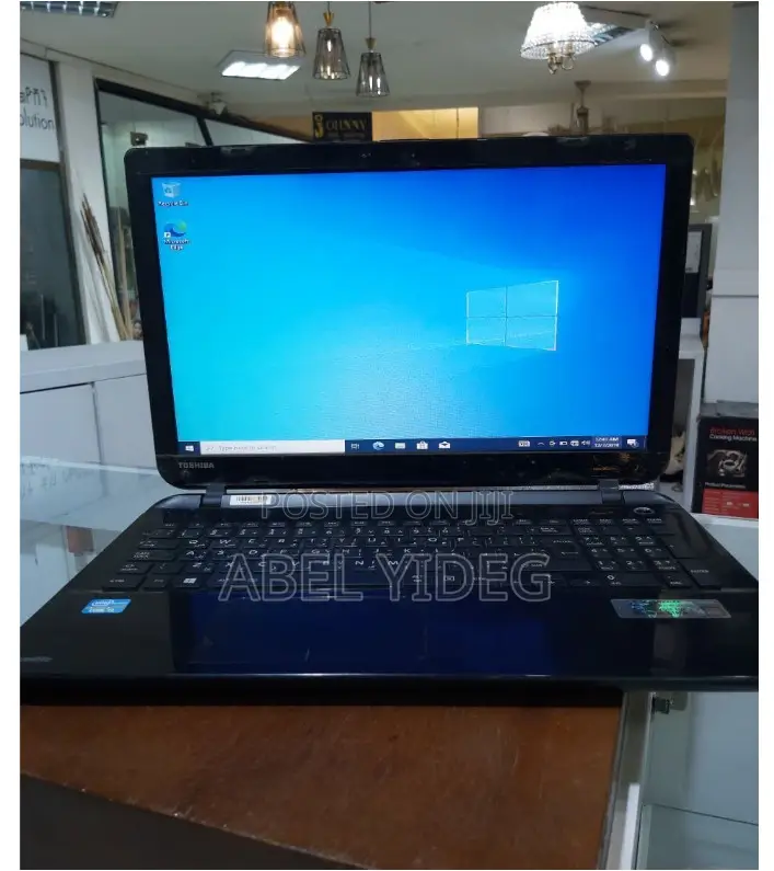 Laptop Toshiba Satellite C850 4GB Intel Core I3 HDD 500GB