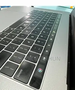 New Laptop Apple MacBook Pro 2018 16GB Intel Core I5 SSD 512GB