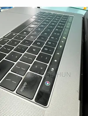 New Laptop Apple MacBook Pro 2018 16GB Intel Core I5 SSD 512GB
