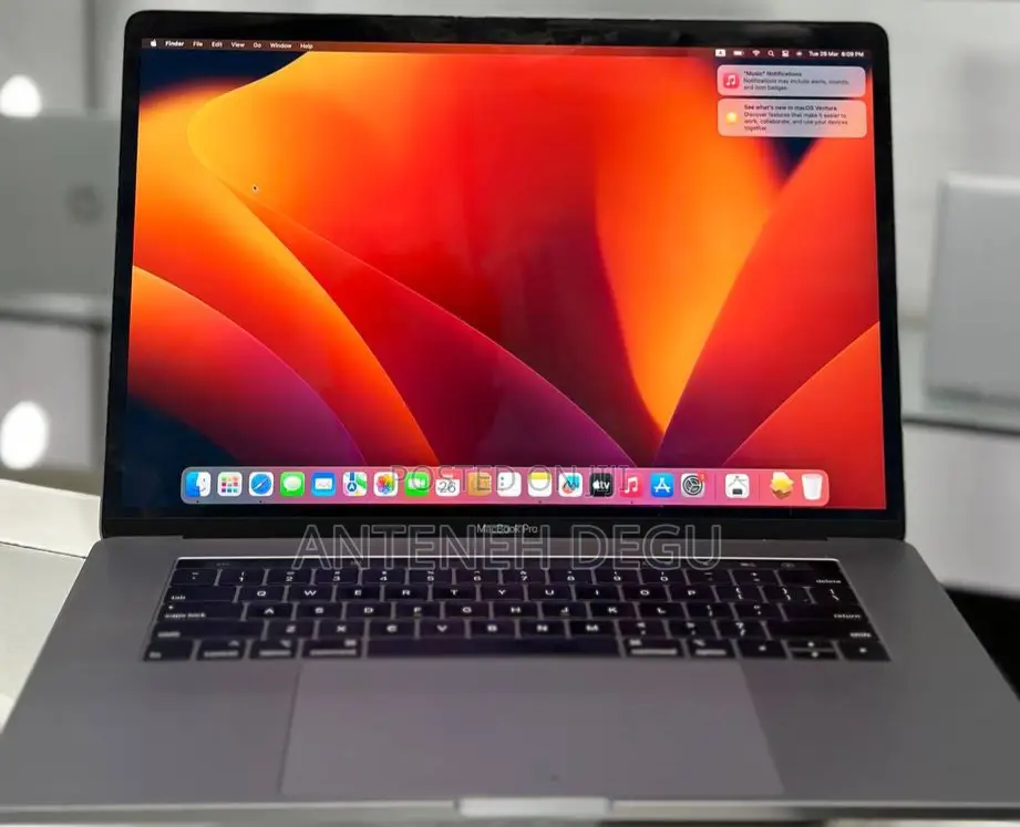 New Laptop Apple MacBook 2018 16GB Intel Core I7 SSD 512GB