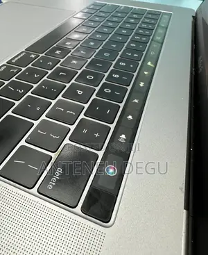 New Laptop Apple MacBook 2018 16GB Intel Core I7 SSD 512GB