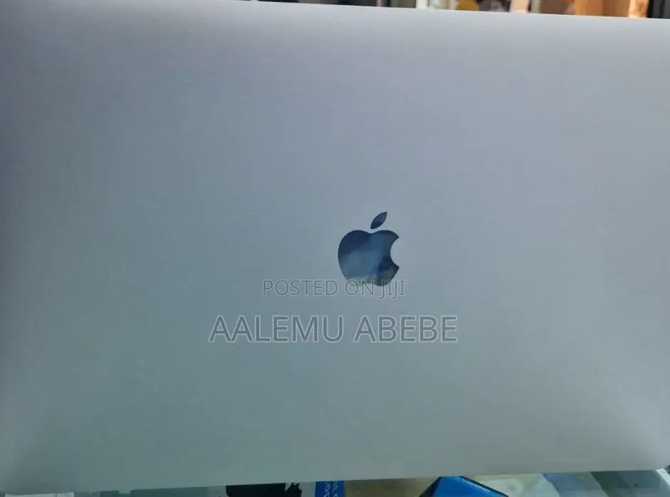 New Laptop Apple MacBook Pro 2018 16GB Intel Core I7 SSD 512GB