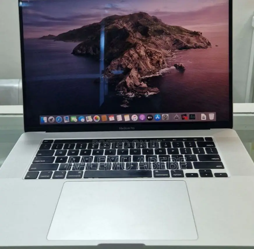 New Laptop Apple MacBook Pro 2018 16GB Intel Core I7 SSD 512GB
