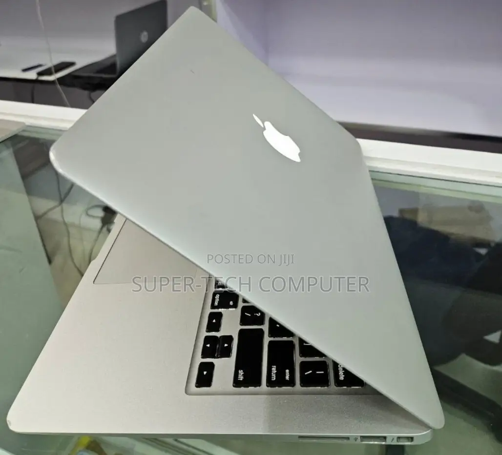 New Laptop Apple MacBook Air 2017 8GB Intel Core I5 SSD 256GB