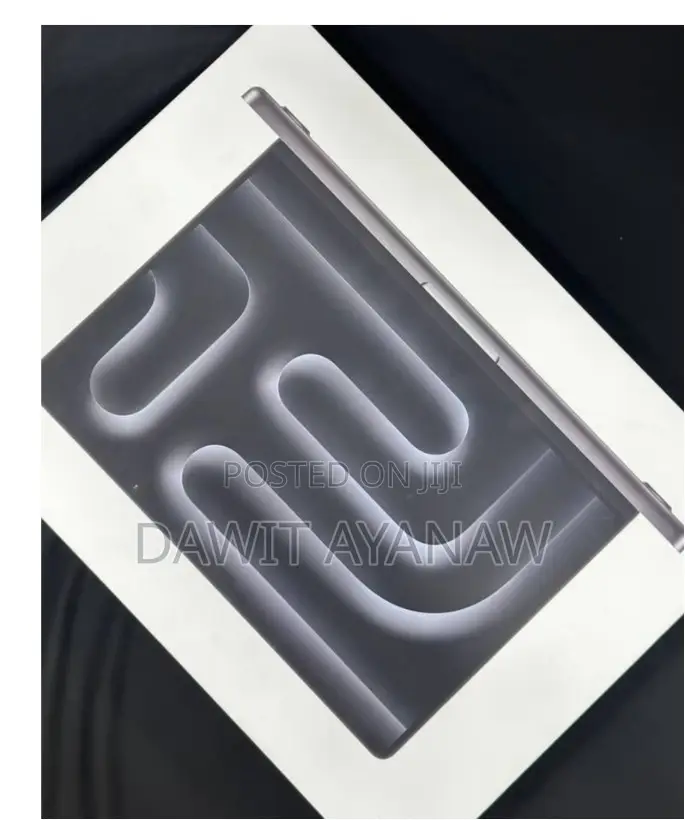 New Apple MacBook Pro 2023 M3 14-Inch 18GB Apple M3 Pro SSD 512GB