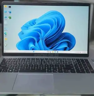 Photo - New Laptop Dell 16GB Intel Core I5 SSD 512GB