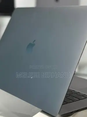 Photo - New Laptop Apple MacBook Pro 2018 16GB Intel Core I7 SSD 512GB