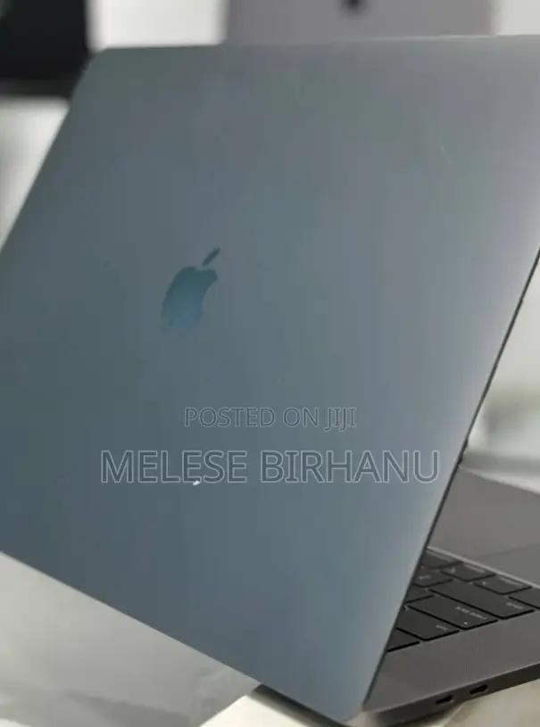 New Laptop Apple MacBook Pro 2018 16GB Intel Core I7 SSD 512GB