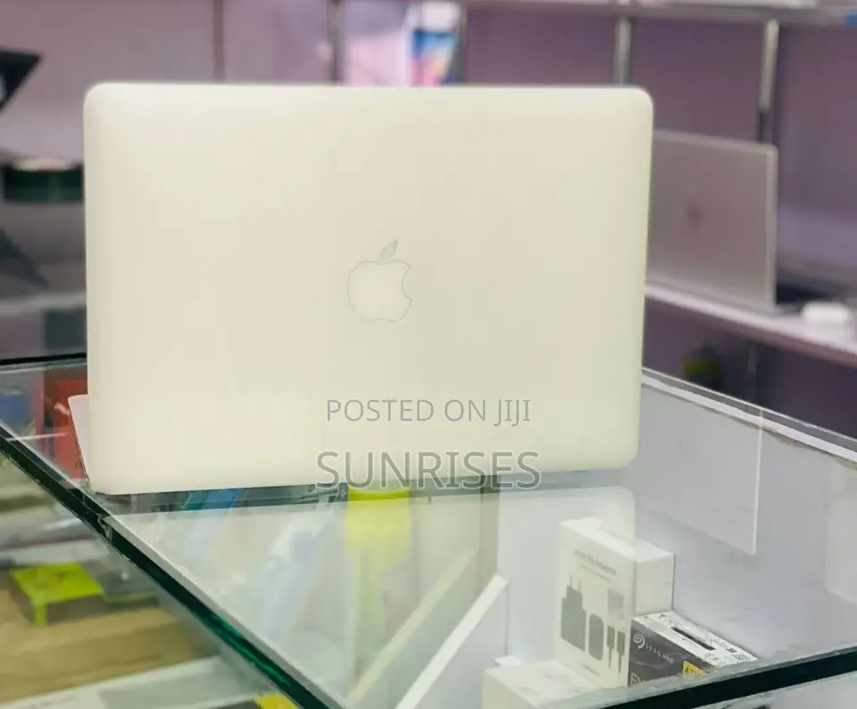 New Laptop Apple MacBook Air 2017 8GB Intel Core I5 SSD 256GB