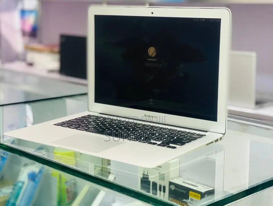 New Laptop Apple MacBook Air 2017 8GB Intel Core I5 SSD 256GB