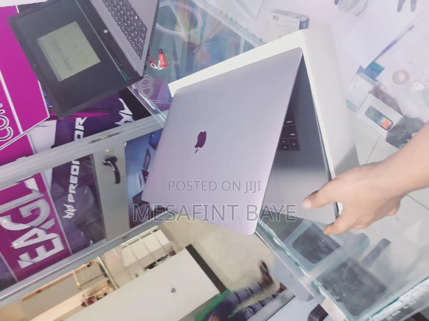 New Laptop Apple MacBook Pro 2017 16GB Intel Core I7 SSD 256GB