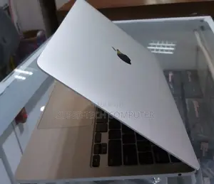 New Laptop Apple MacBook Pro 2020 8GB Intel Core I5 SSD 256GB