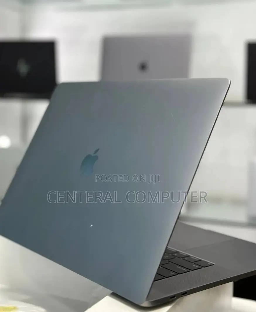 New Laptop Apple MacBook 2018 16GB Intel Core I7 SSD 512GB