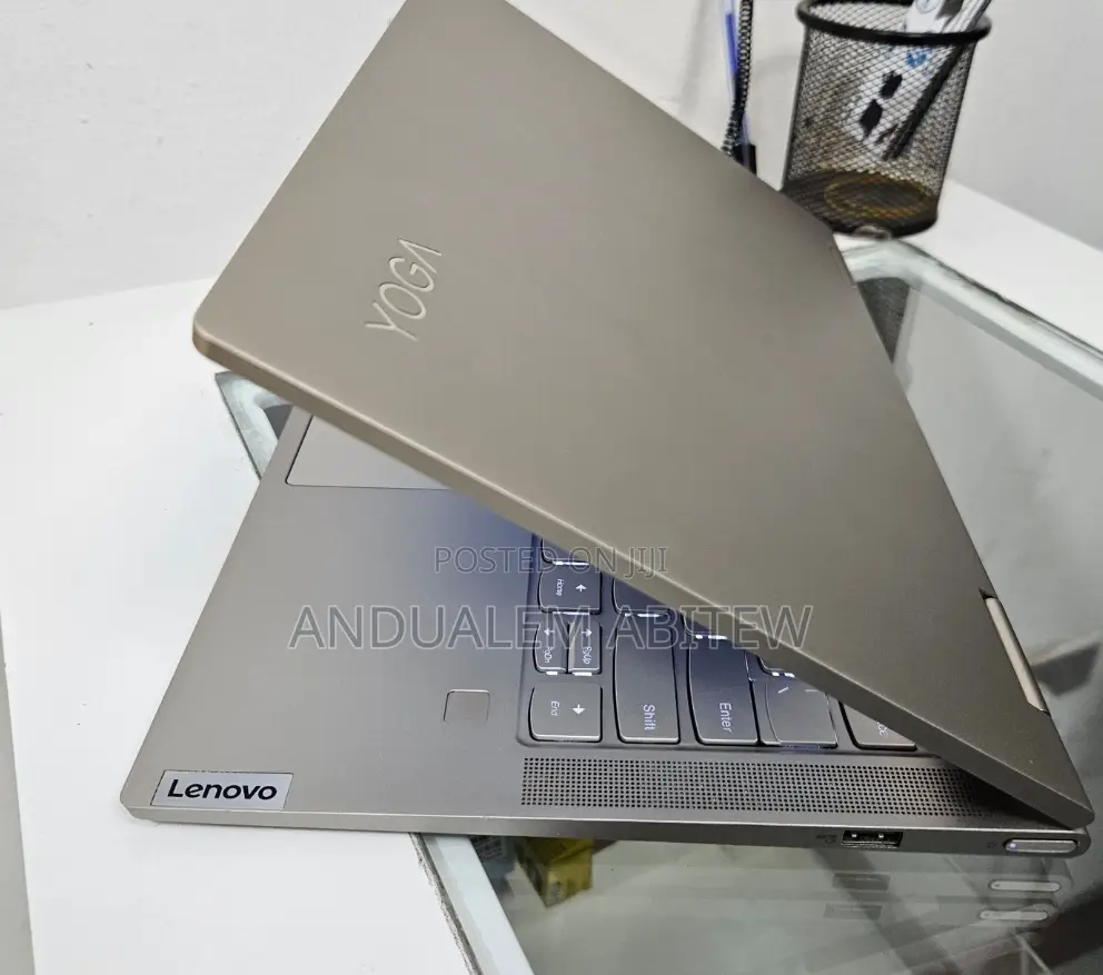 New Laptop Lenovo Yoga C740 8GB Intel Core I5 SSD 512GB