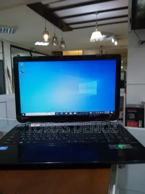 Photo - Laptop Toshiba Satellite C665 4GB Intel Core I3 HDD 500GB