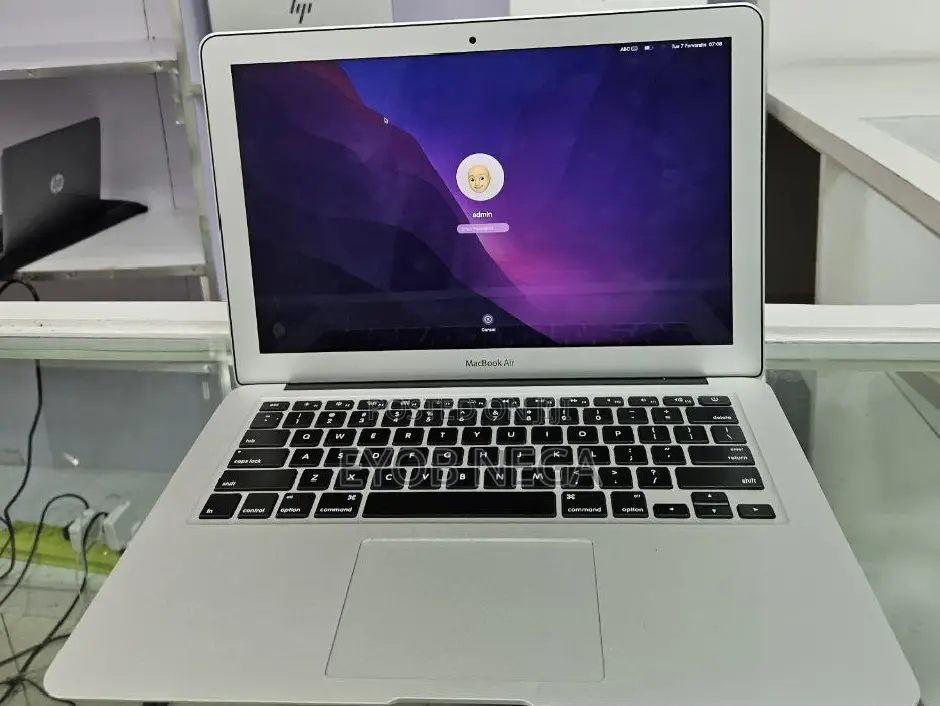 New Laptop Apple MacBook Air 2017 8GB Intel Core I5 SSD 256GB