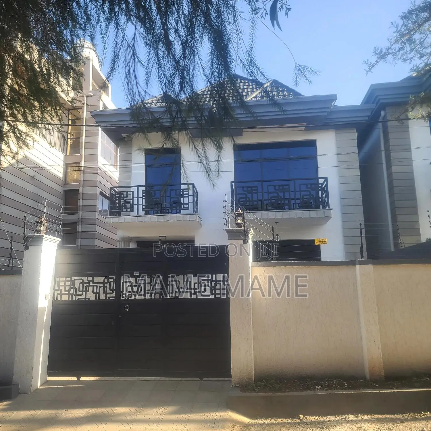 5bdrm House in Addis Abeba, Bole for sale