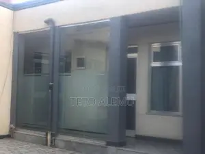 Furnished 4bdrm Villa in የሚሸጥ ቪላ ቦሌ ደምበል, Bole for sale