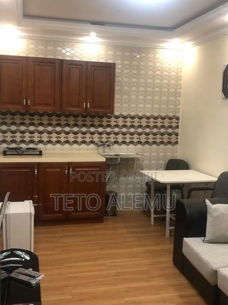 Furnished 4bdrm Villa in የሚሸጥ ቪላ ቦሌ ደምበል, Bole for sale