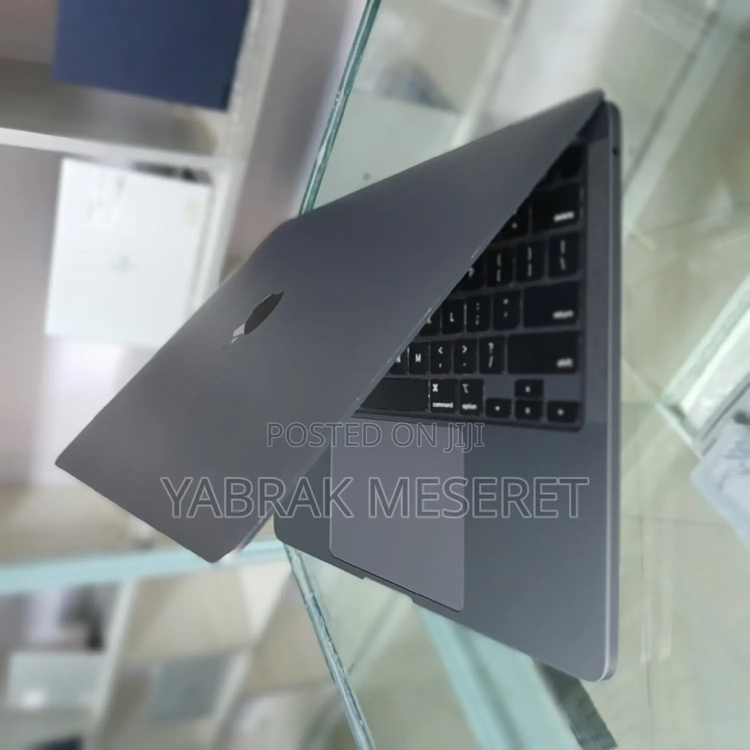 New Laptop Apple MacBook Pro M1 8GB Apple M1 Pro SSD 256GB