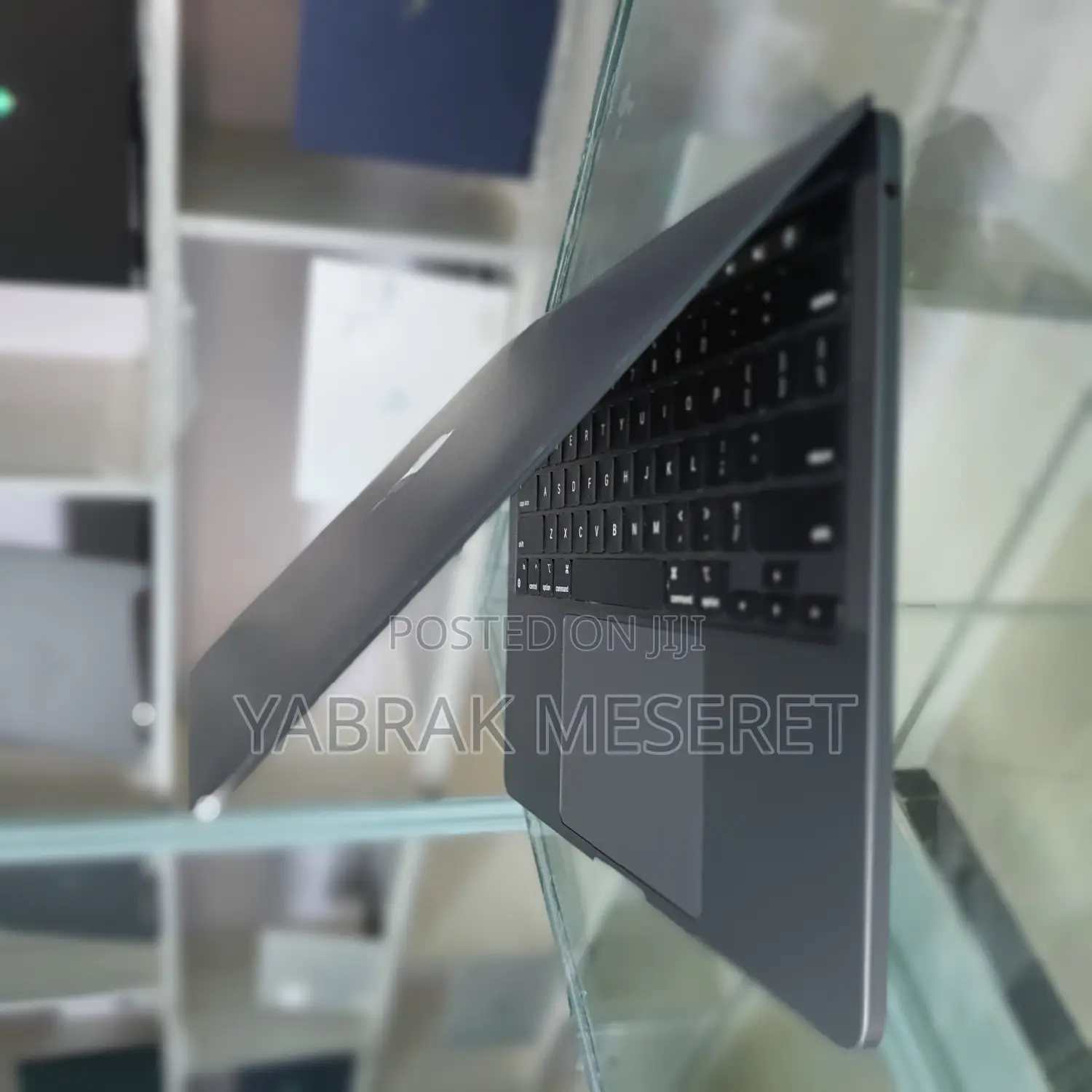 New Laptop Apple MacBook Pro M1 8GB Apple M1 Pro SSD 256GB