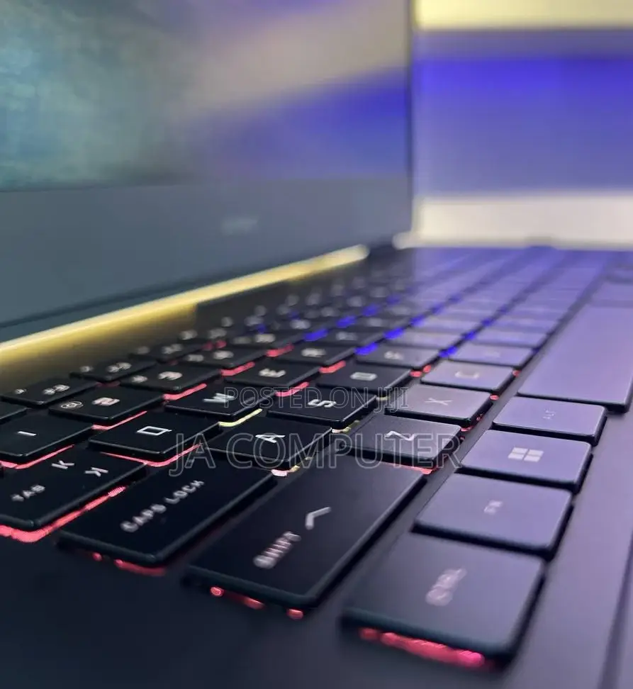 New Laptop HP Omen 15 16GB Intel Core I9 SSD 1T