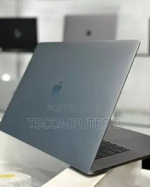 New Laptop Apple MacBook 2018 16GB Intel Core I7 SSD 512GB