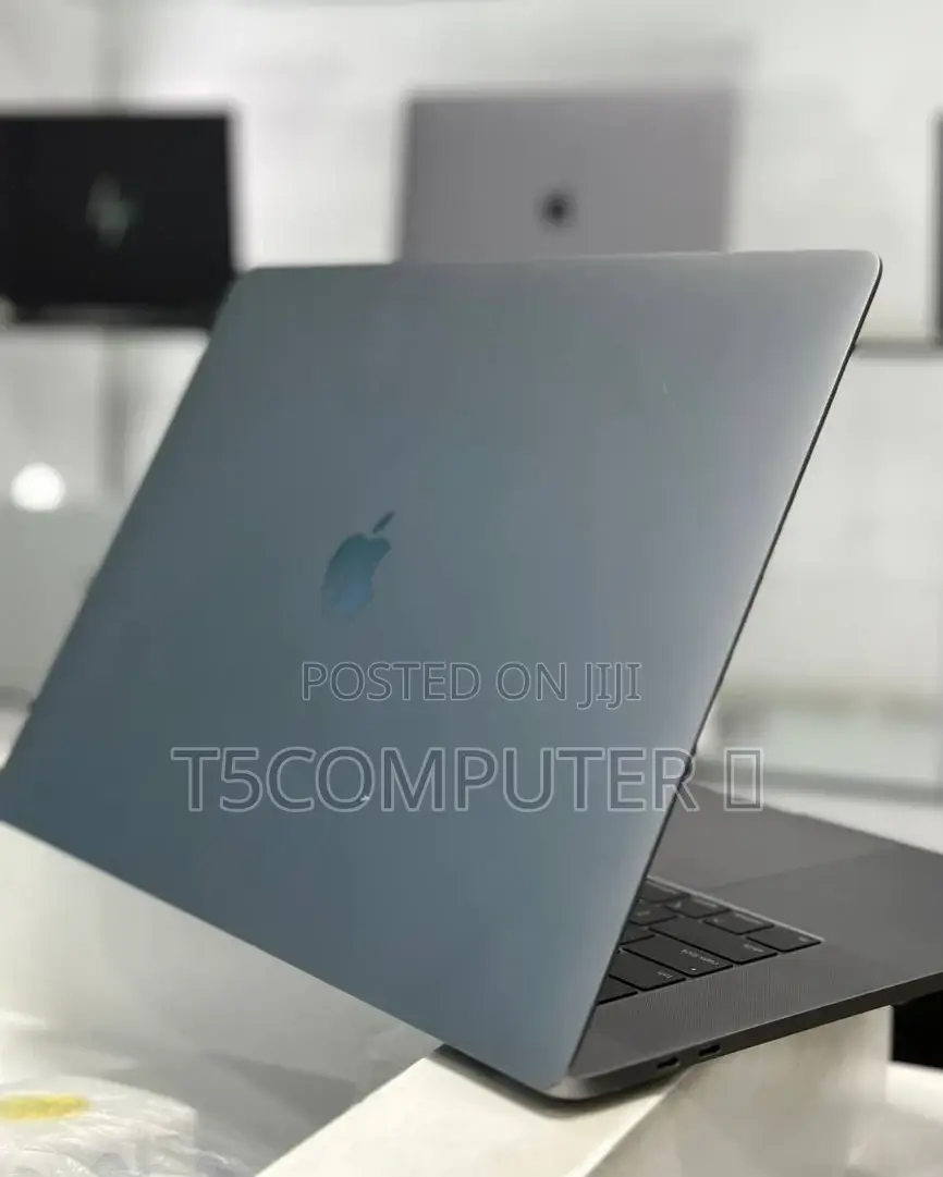 New Laptop Apple MacBook 2018 16GB Intel Core I7 SSD 512GB
