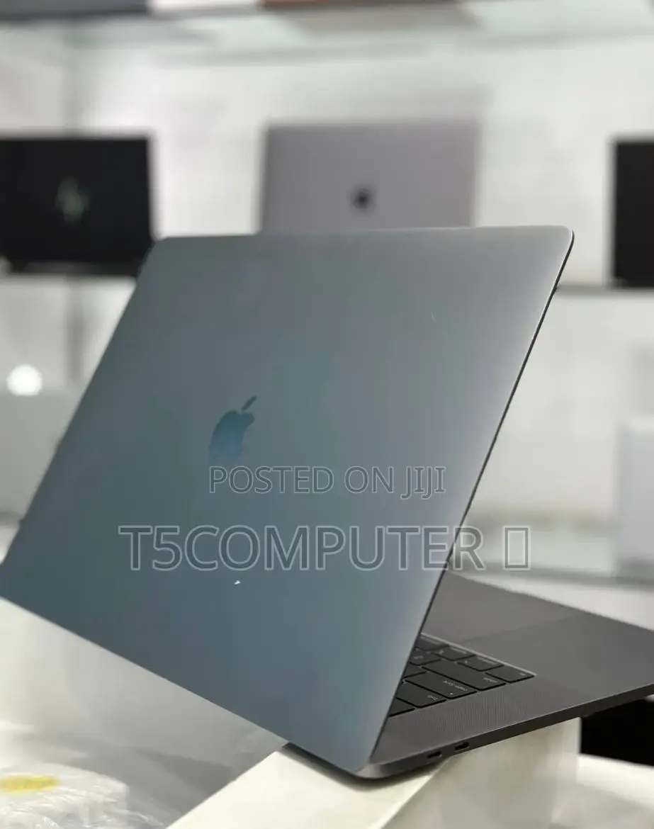 New Laptop Apple MacBook 2018 16GB Intel Core I7 SSD 512GB