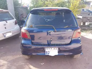 Toyota Vitz 2001 Blue