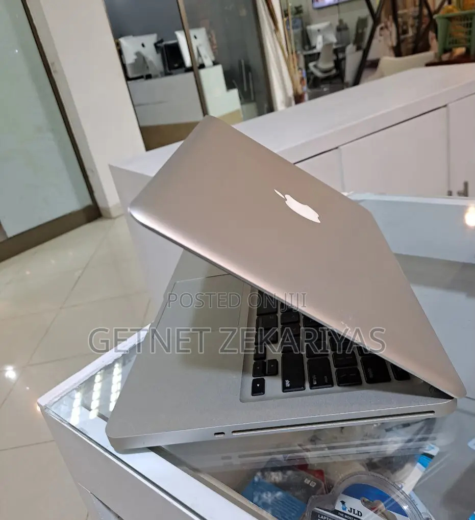 New Laptop Apple MacBook Pro 2012 8GB Intel Core 2 Duo HDD 500GB