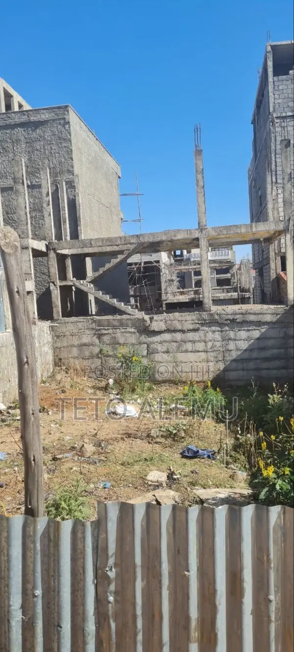 የሚሸጥ አንድ ስላቨ አያት