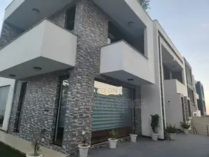 6bdrm House in Adis Abba, Bole for sale